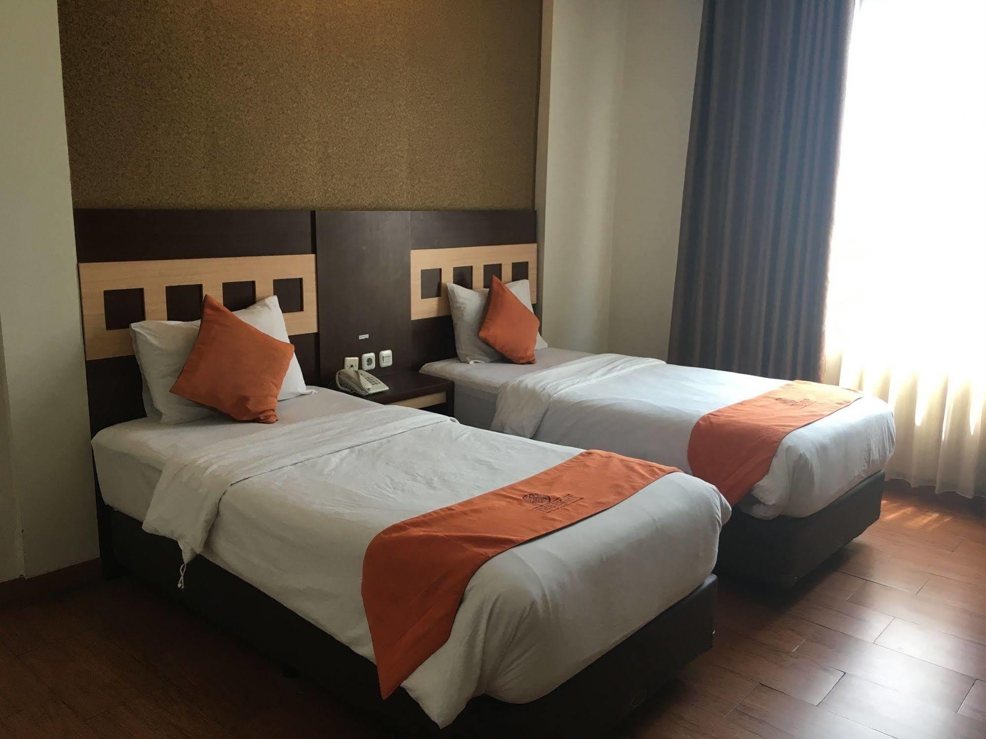 The Eight Hotel Bandung Exterior foto