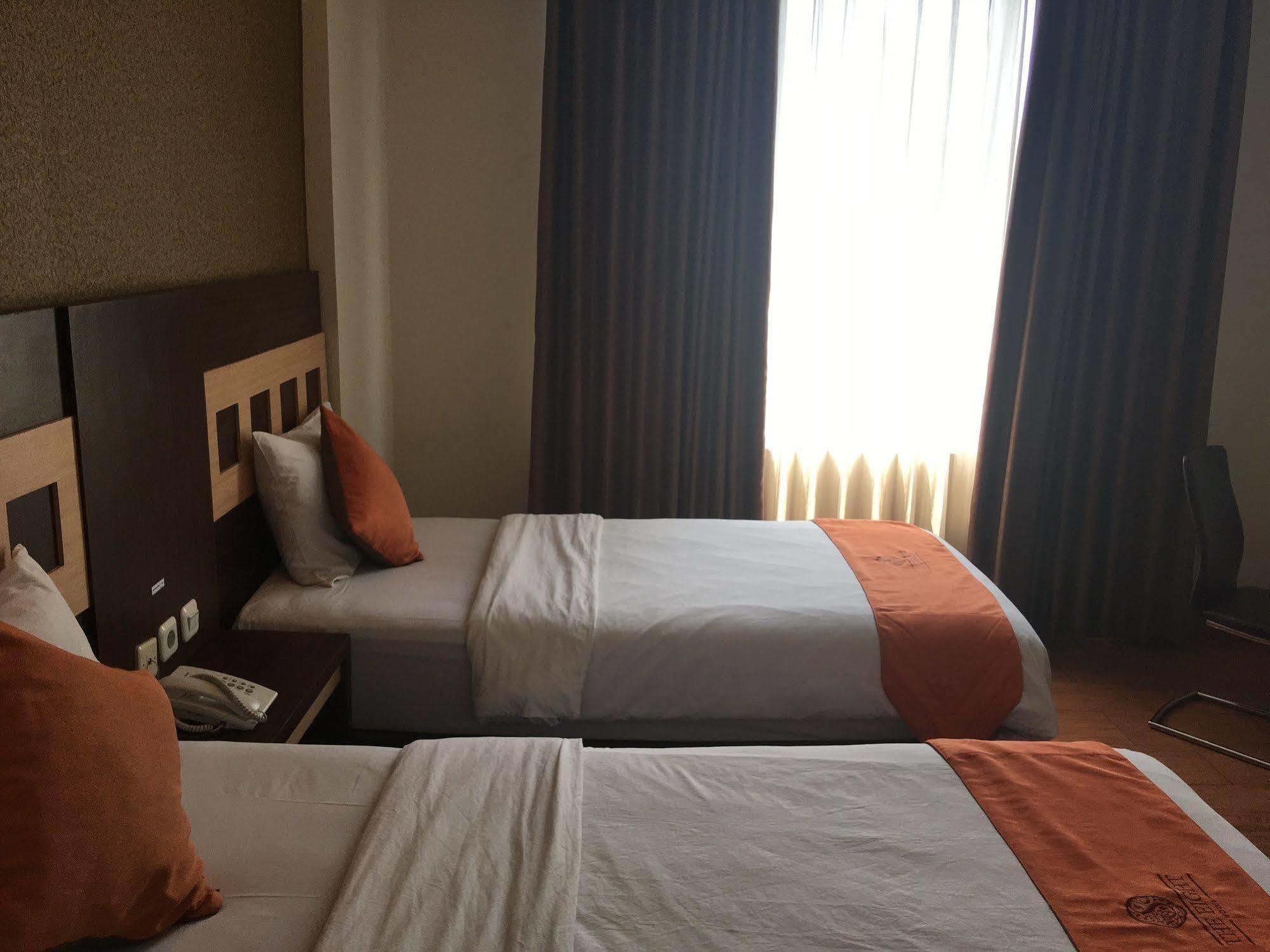 The Eight Hotel Bandung Exterior foto