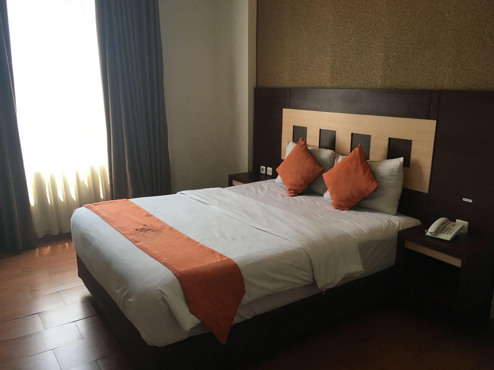 The Eight Hotel Bandung Exterior foto